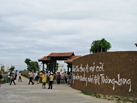 Antiques exhibited at Chu Lai Museum